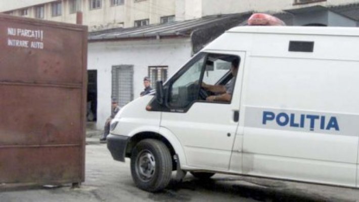 Controale la bănci şi hipermarketuri: peste 400 de amenzi